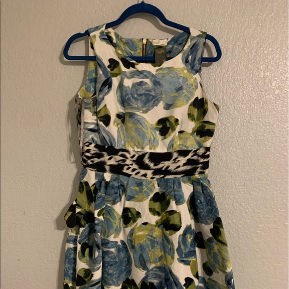 Print Bengaline Dress with POCKETS
TAYLOR DRESSES - Picture 4 of 4